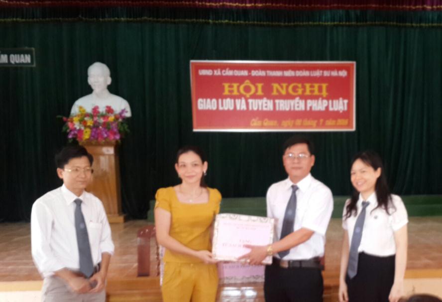 ls ha trao tang sach