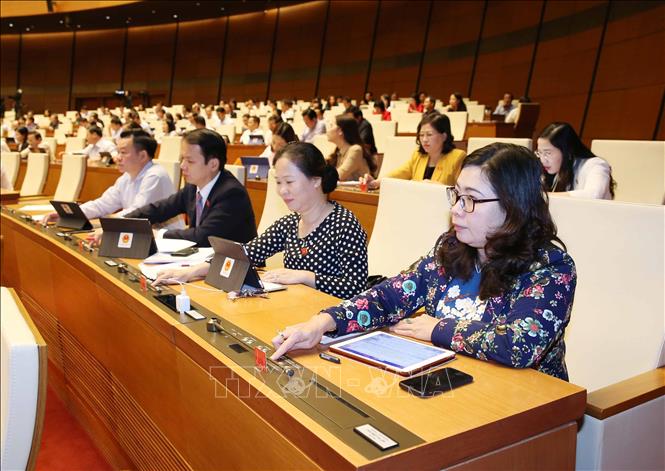 Quoc hoi thong qua 1