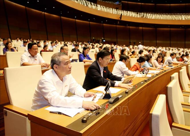 quoc hoi thong qua 2